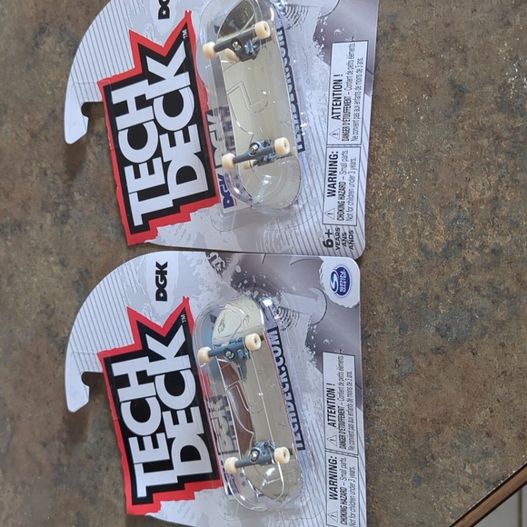 Tech Deck Silver DGK selling the pair - Picture 2 of 3